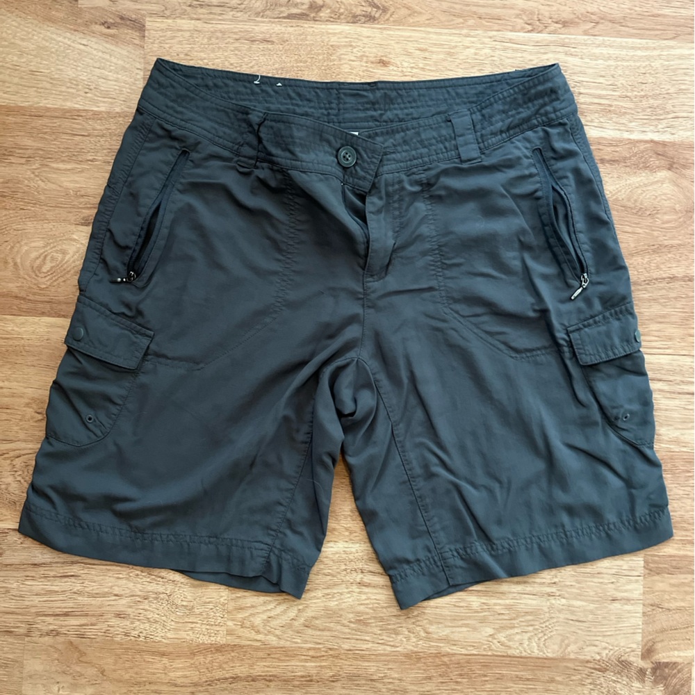 Women’s Columbia shorts 9” inseam